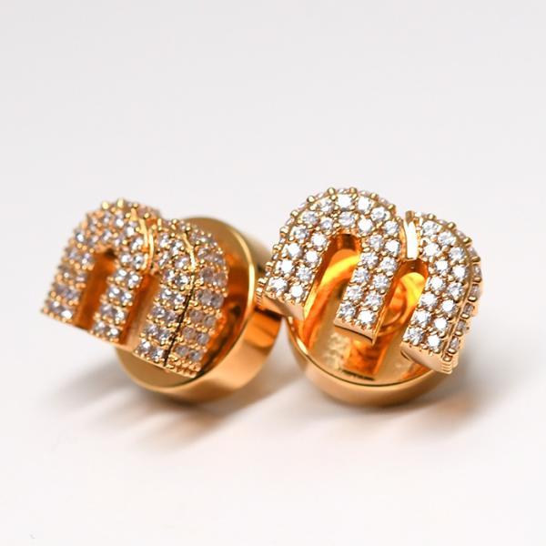 MIU MIU クリスタル付 メタル ピアス