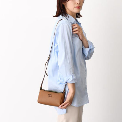 MIU MIU レザー ショルダーバッグ
