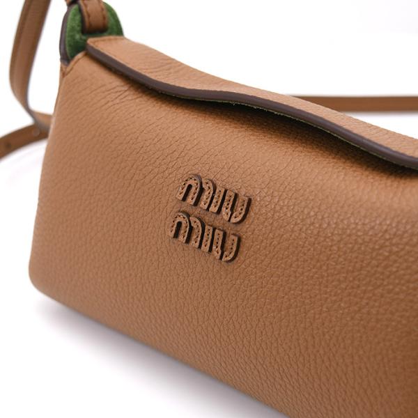 MIU MIU レザー ショルダーバッグ