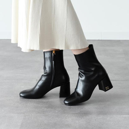 MIU MIU レザー ブーティー