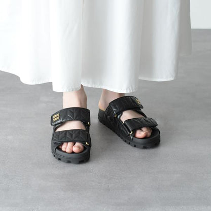 MIU MIU 마테라세 가죽 샌들 