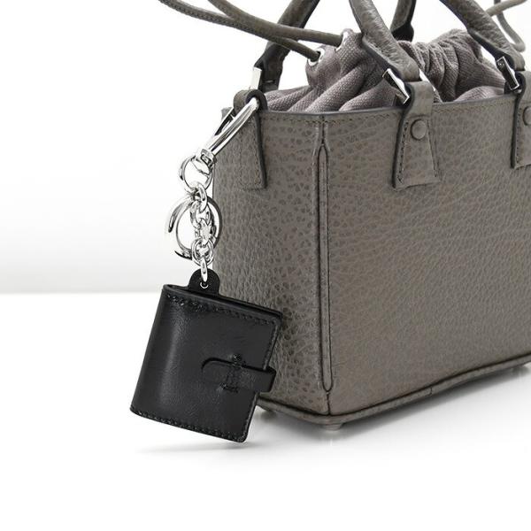 MAISON MARGIELA 메종 마르젤라 4 스티치 ID 포토 홀더 매력 