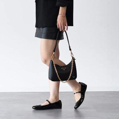 PRADA Re-Edition ソフトグレインレザー ミニバッグ