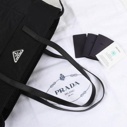 PRADA Re-Nylon トートバッグ