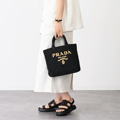PRADA 크로셰백 
