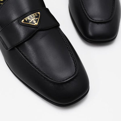 PRADA プラダ トライアングルロゴ レザーローファー