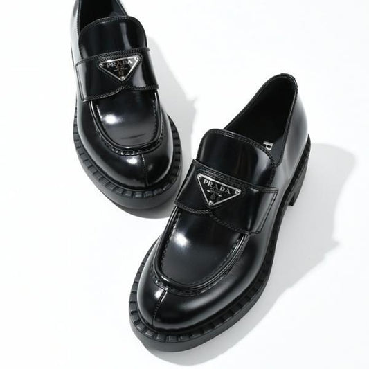 PRADA チョコレートブラッシュドローファー