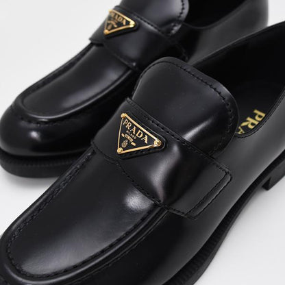 PRADA プラダ ブラッシュドレザー ローファー