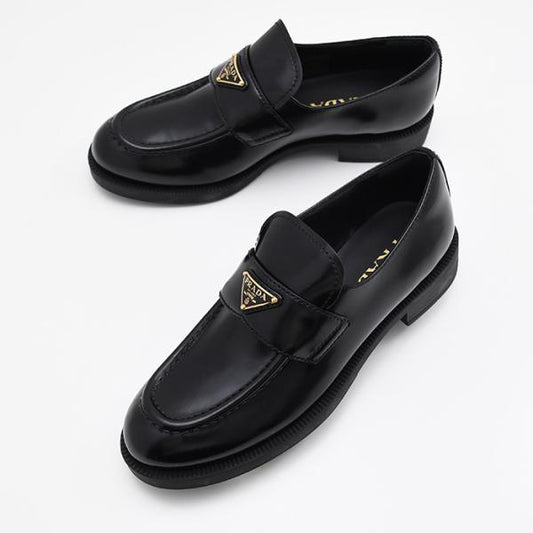 PRADA プラダ ブラッシュドレザー ローファー