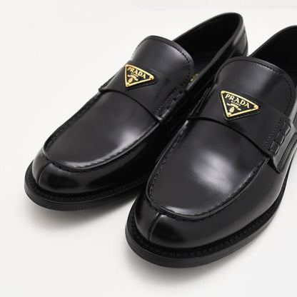 PRADA プラダ ブラッシュド レザー ローファー