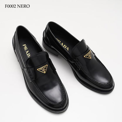 PRADA プラダ ブラッシュド レザー ローファー