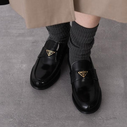 PRADA プラダ ブラッシュド レザー ローファー