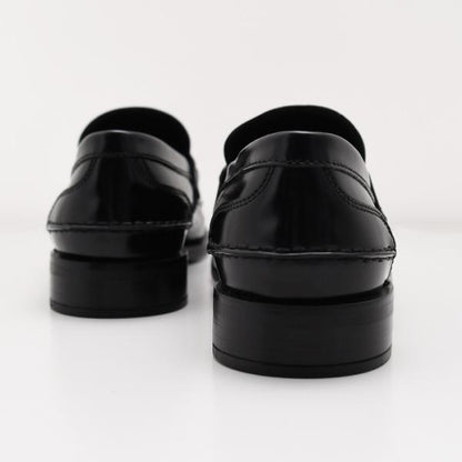 PRADA プラダ ブラッシュド レザー ローファー