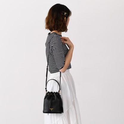 PRADA メタルヘアクリップ