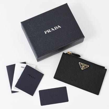 PRADA サフィアーノトライアングル カードケース
