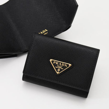 PRADA プラダ サフィアーノトライアングル 財布