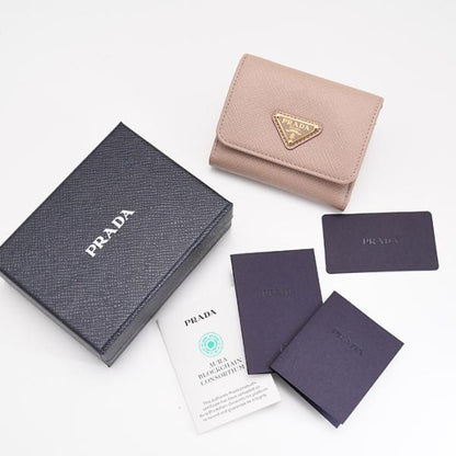 PRADA プラダ サフィアーノトライアングル 財布