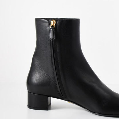 PRADA レザーアンクルブーツ