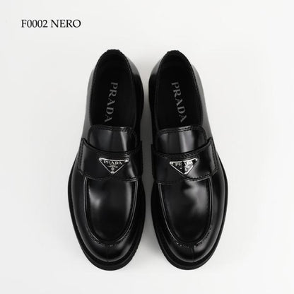 PRADA ブラッシュドレザー ローファー