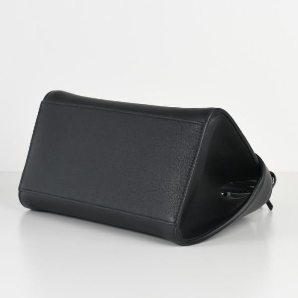 FERRAGAMO Hug ハンドバッグ (XS)