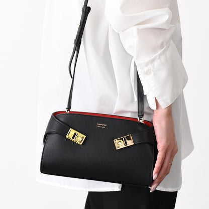 FERRAGAMO Hug ミニ クロスボディバッグ