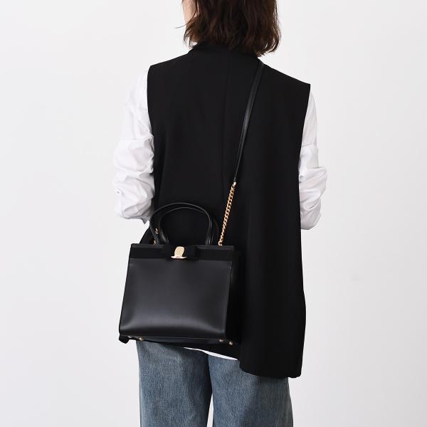 FERRAGAMO フェラガモ ヴァラ トップハンドル
