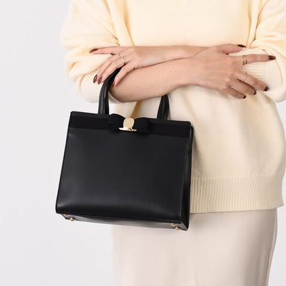 FERRAGAMO フェラガモ ヴァラ トップハンドル
