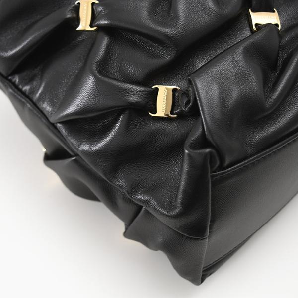 FERRAGAMO フェラガモ ヴァラ・ミニバッグ