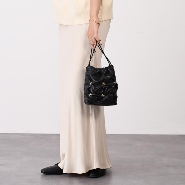 FERRAGAMO フェラガモ ヴァラ・ミニバッグ