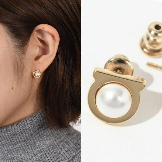 Salvatore Ferragamo ガンチーニピアス