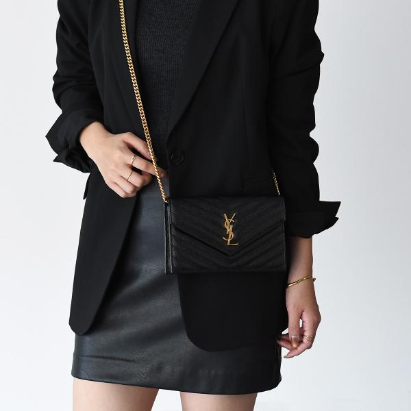 SAINT LAURENT カサンドラ エンベロープ チェーンウォレット（グレイン・ド・プードルレザー）