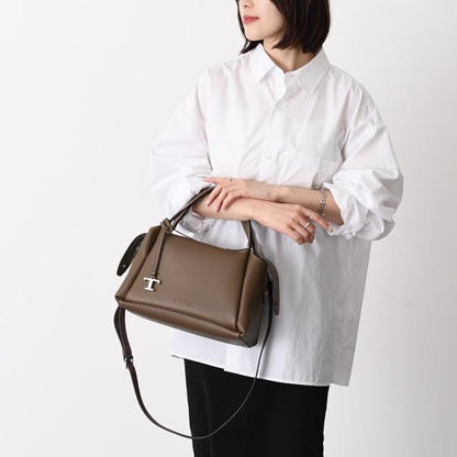 TOD'S レザー バウレット スモール