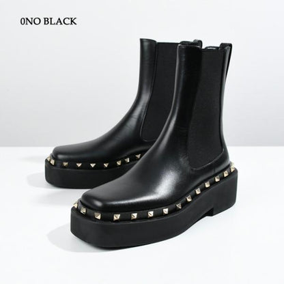 VALENTINO スタッズアンクルブーツ