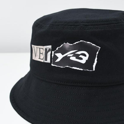 Y-3 GRAPHIC BUCKET HAT